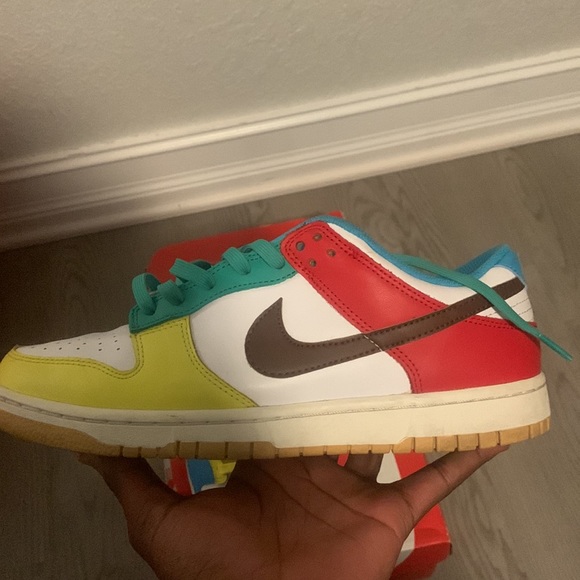 Free 99 Dunk Low - Picture 9 of 9